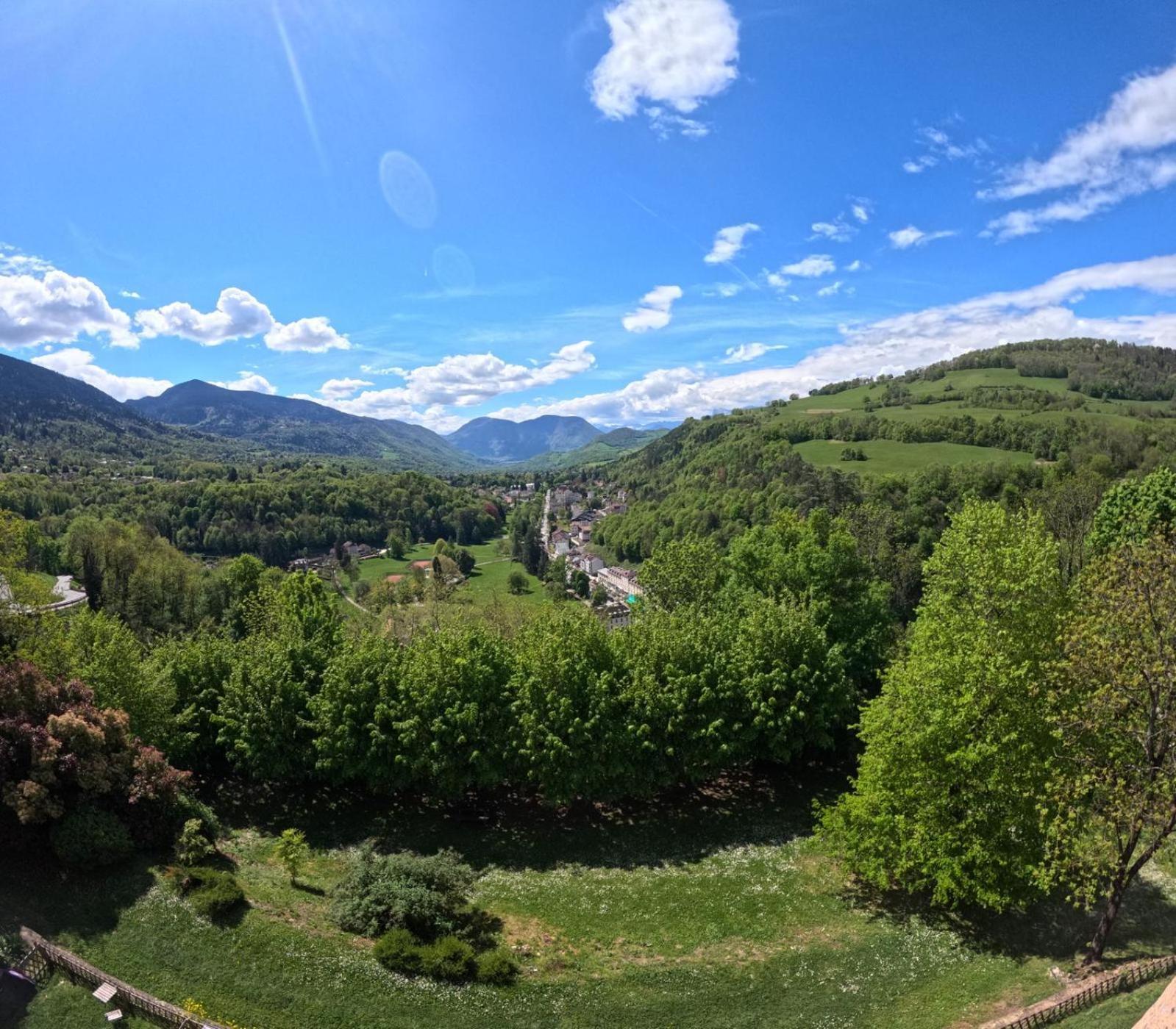 Le Belvedere De La Grand Croix Dans Le Chateau D'Uriage Saint-Martin-d'Uriage Exterior photo