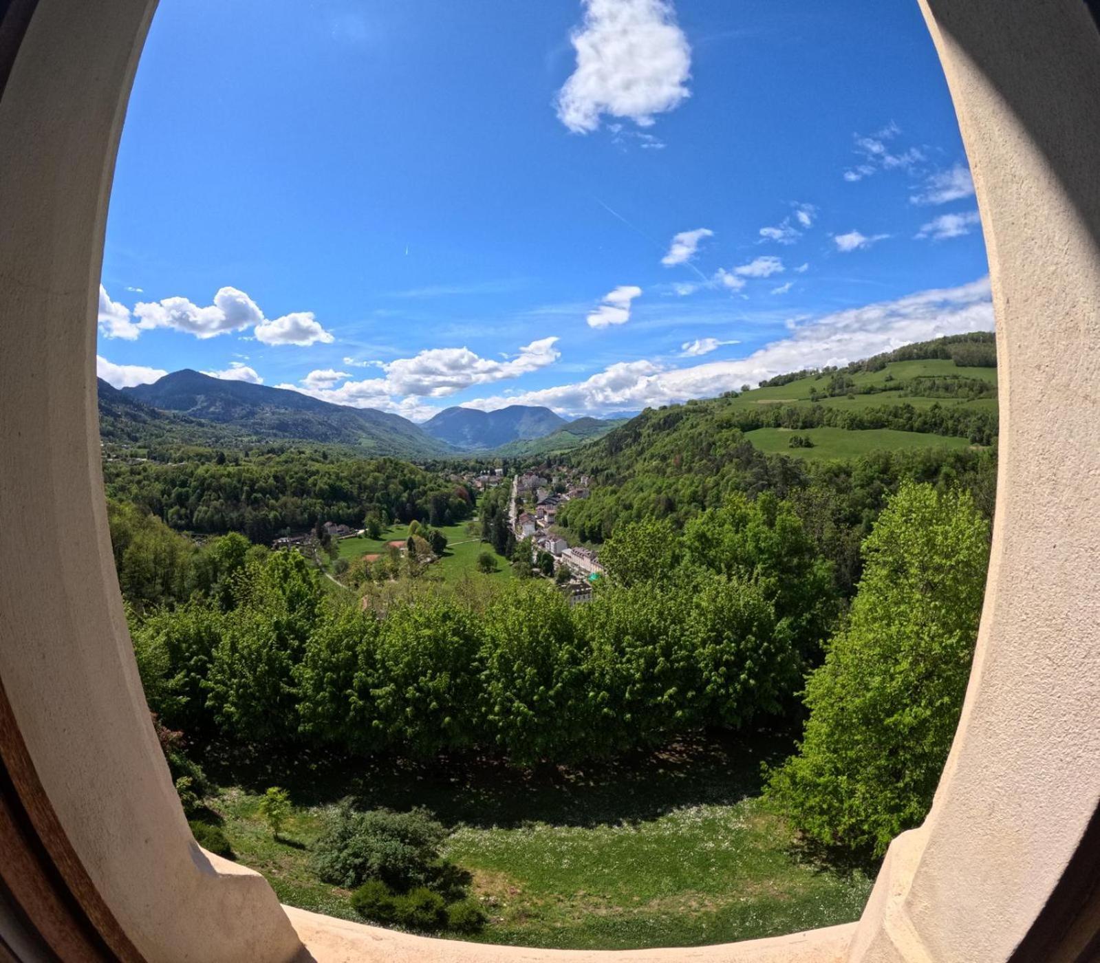 Le Belvedere De La Grand Croix Dans Le Chateau D'Uriage Saint-Martin-d'Uriage Exterior photo